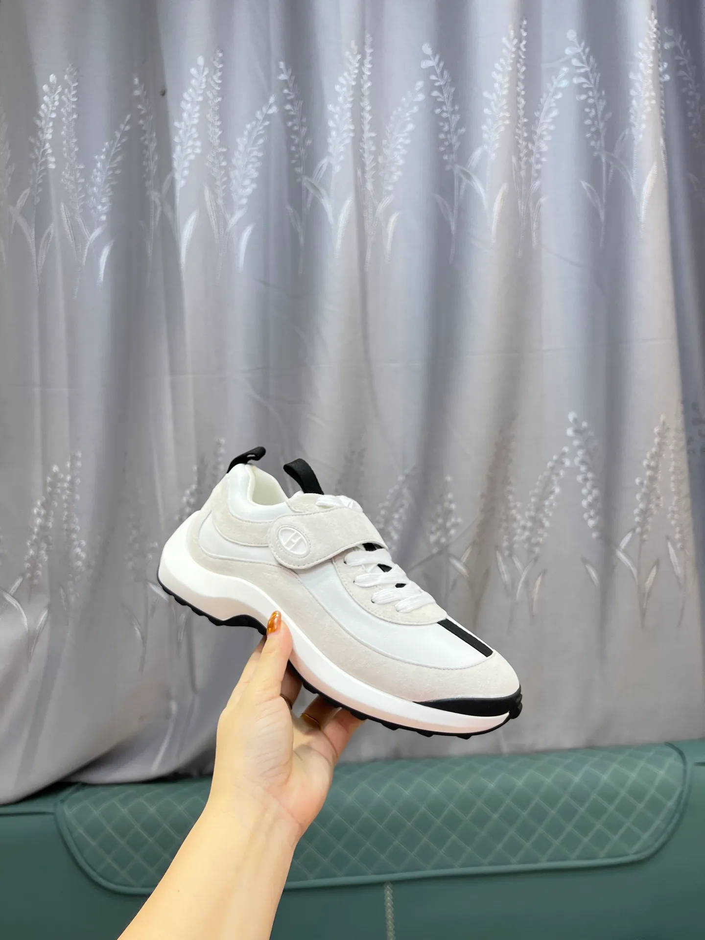Men's shoes 💰600 Actual photos 🎬 [Hermès] Couple style, official website synchronization Counter quality French Paris catwalk style Simple and classic Imported original fabric Original 1:1 outsole! The highest version on the market! Size: Female 35-41. Male 39-45 (female 41, male 45 customized)